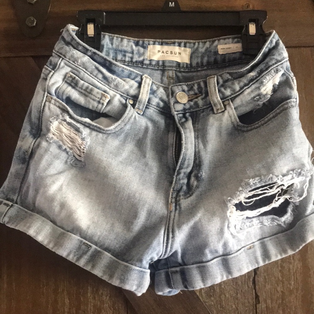 PacSun denim Mom Short size 24